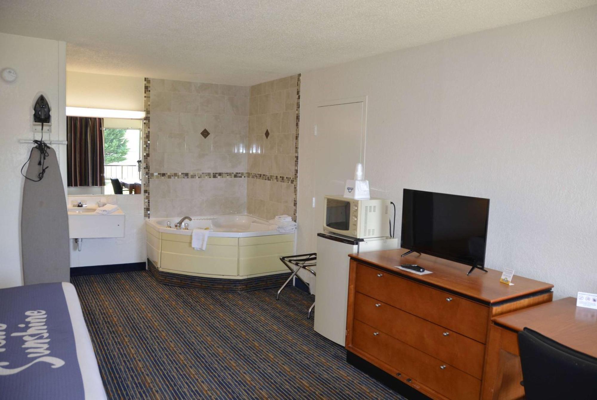 Days Inn By Wyndham Luray Shenandoah Εξωτερικό φωτογραφία